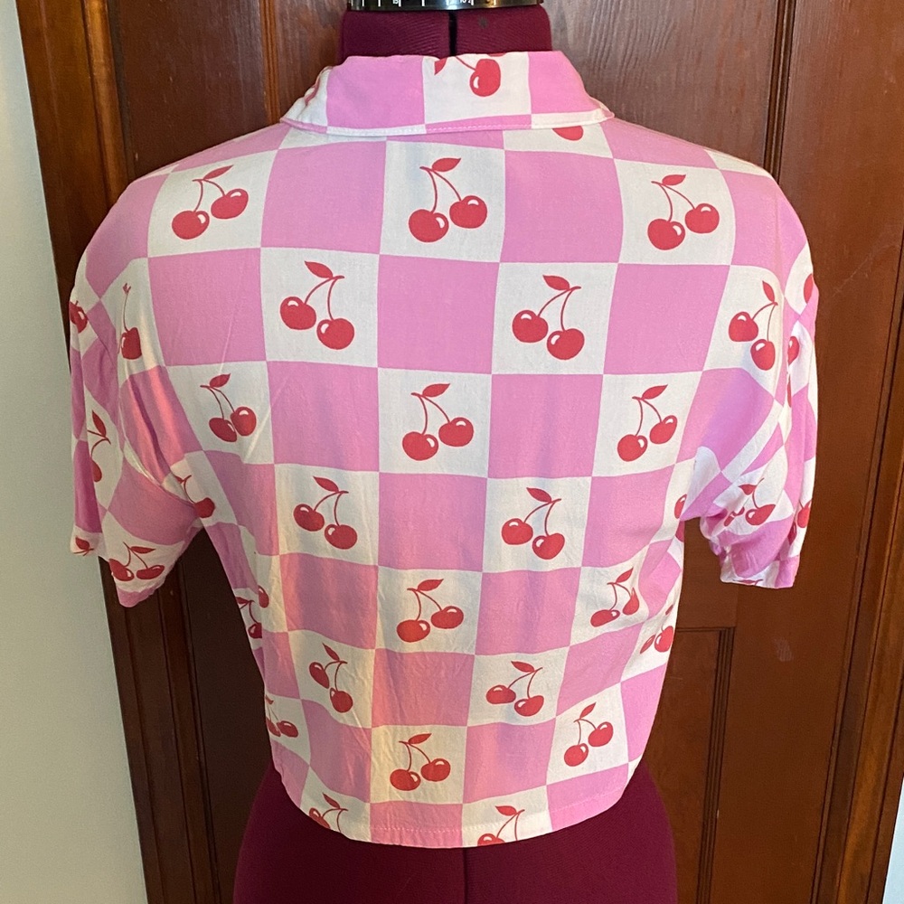πππForever 21 Pink Cherry Checkered Crop Top - Picture 3 of 5